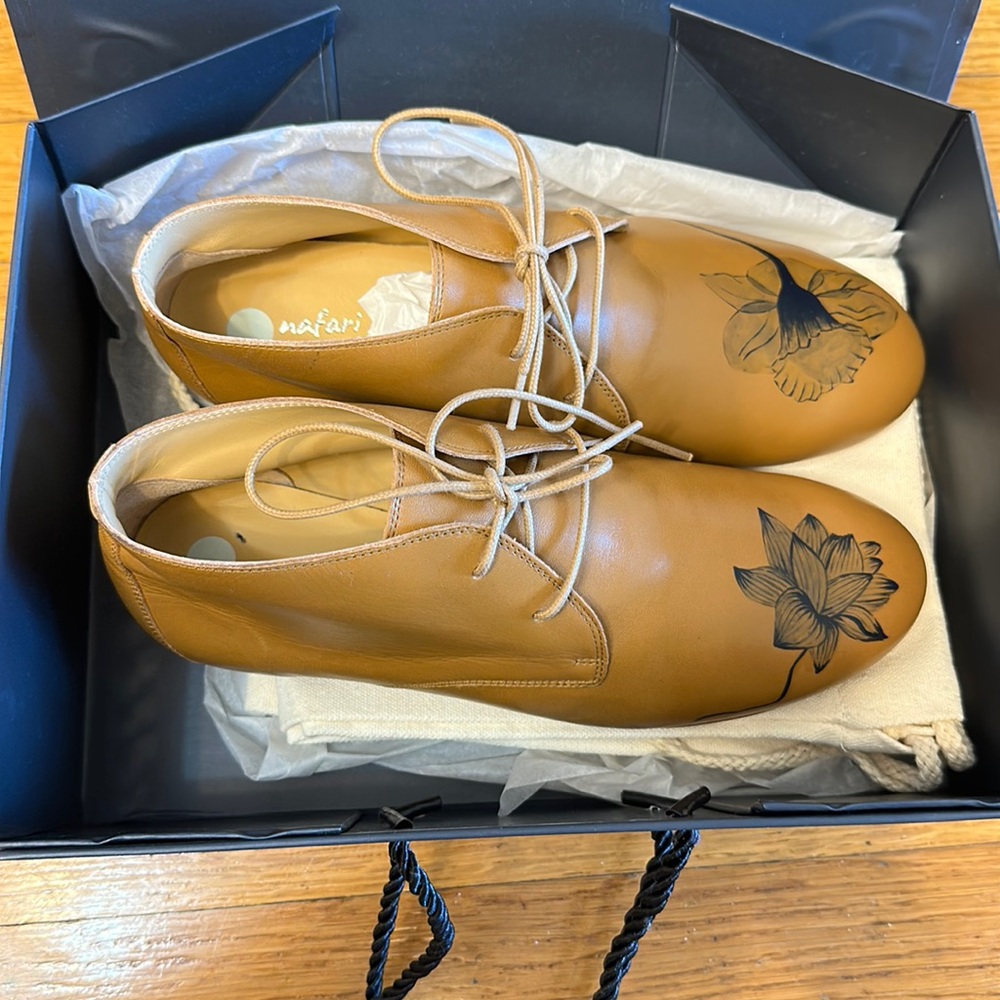 Nafari Moda Light Brown Booties Size 37 Floral Drawing NIB Leather